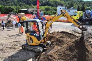 FFS_CantiereFVM_2014_09_13_porte_aperte_FMV_escavatori_FFS_wwwduegieditriceit