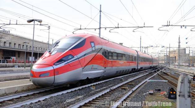FS Italiane, finanziamento di 300 milioni per nuovi treni
