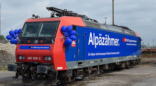 SBB Cargo International si presenta come “Alpäzähmer” (Domatrice delle Alpi)
