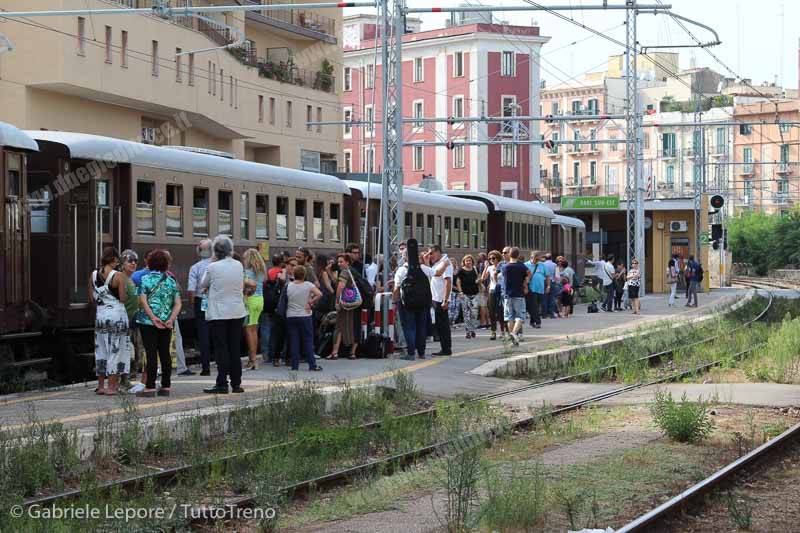 FSE_AISAF-treno_storico_Un_Treno_chiamato_Jazz-Bari_Sud_Est-2015-09-19-Lepore_Gabriele-IMG_5143_tuttoTRENO_wwwduegieditriceit