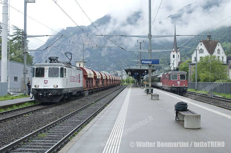 SBB-Re420_268-Gotthard-primo-treno-merci-che-ha-attreversato-la-galleria-di-base-del-Gottardo-Fluelen-2016-06-03-BonmartiniWalter-2