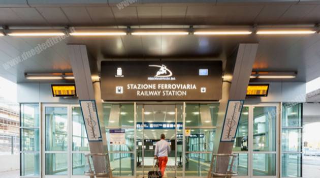 “Paga e via” sul collegamento ferroviario tra l’Aeroporto Internazionale “Karol Wojtyla” ed il centro di Bari