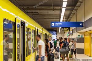 Ferrotramviaria-AereoportoBari-Bari-fotoFT_tuttoTRENO_blogtuttotreno.it_wwwduegieditriceit