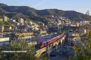 NTV-ETR675_22-Treno98702-GenovaQuartoDeiMille-MilanoPG-Genova_ViadottoFegino-2021-11-19-MassaFulvio-DSC_0010_tuttoTRENO_wwwduegieditriceit