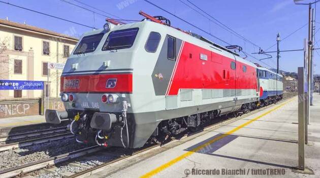 La Tartaruga E 444 046 in viaggio verso Milano