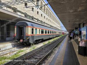 TI-E402_116+E402_172+vetture-TRENOISTITUZIONALE96435RomaTerminiT