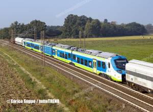 CTI-E494_561-RailpooI+RGS+RGS+Carro_Scudo_RailAdventure+Trenord-HMU214-003+Carro_Scudo_RailAdventure+RGS+RGS-Invio_Savigliano_MilanoCertosa-SettimoTorinese-2023-10-01-SuppoEnrico-IMG_0026-blog_tuttotreno_it