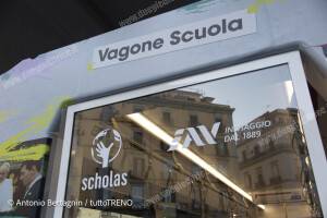 EAV-Vesuviana-Evento-ScholasOccurentes-stazione-NapoliPortaNolan