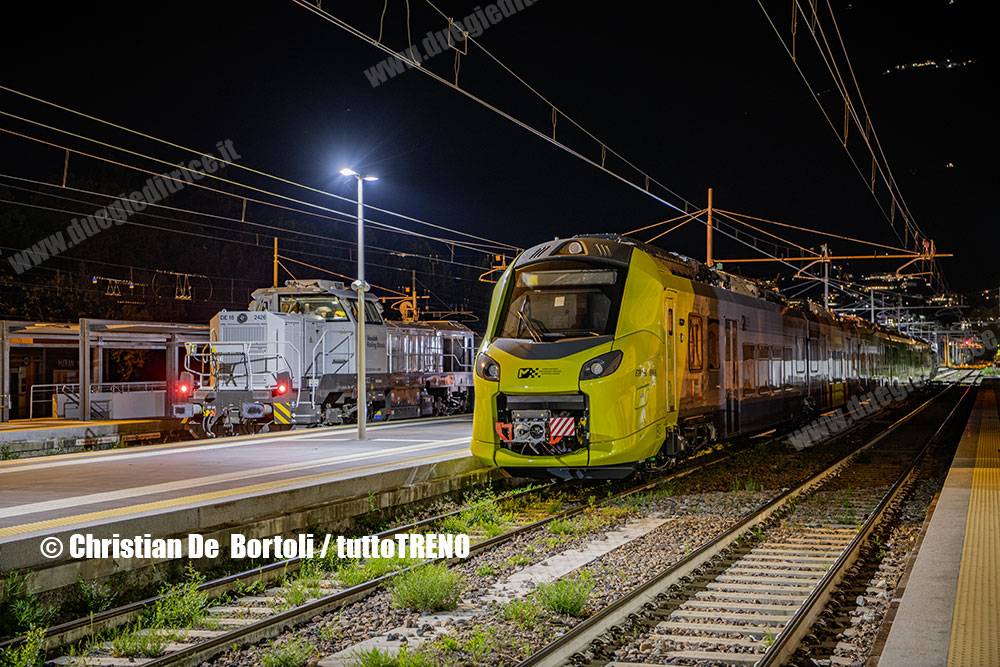 SAD-ETR160_004-IMTI-DE318_010_DE18_2426-TrasferimentoSaviglianoMalles-LineaBolzanoMerano-Merano-2025-04-29-DeBortoliChristian-DSC_0317-blog_tuttotreno_it