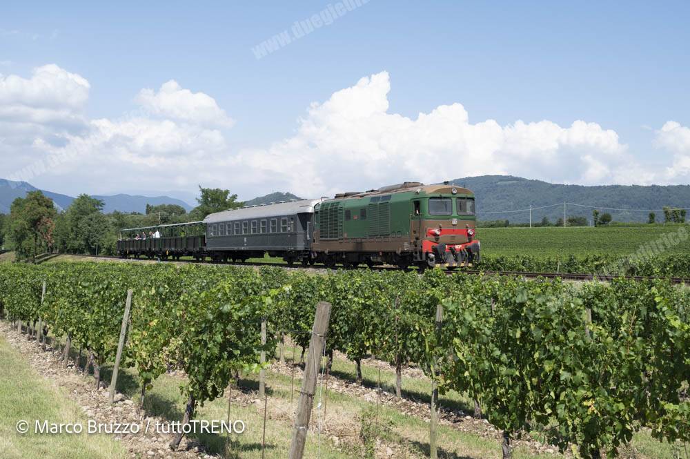 TTI-Corsa_prova_carrozze_panoramiche_su_ferrovia_PalazzoloSullOg