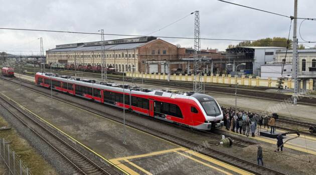 Presentato il primo treno FLIRT di Stadler per l’impresa lituana LTG Link