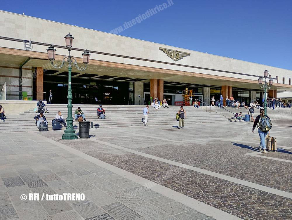 RFI-Scalinata_Stazione-VeneziaSantaLucia-3_blog_tuttotreno_it