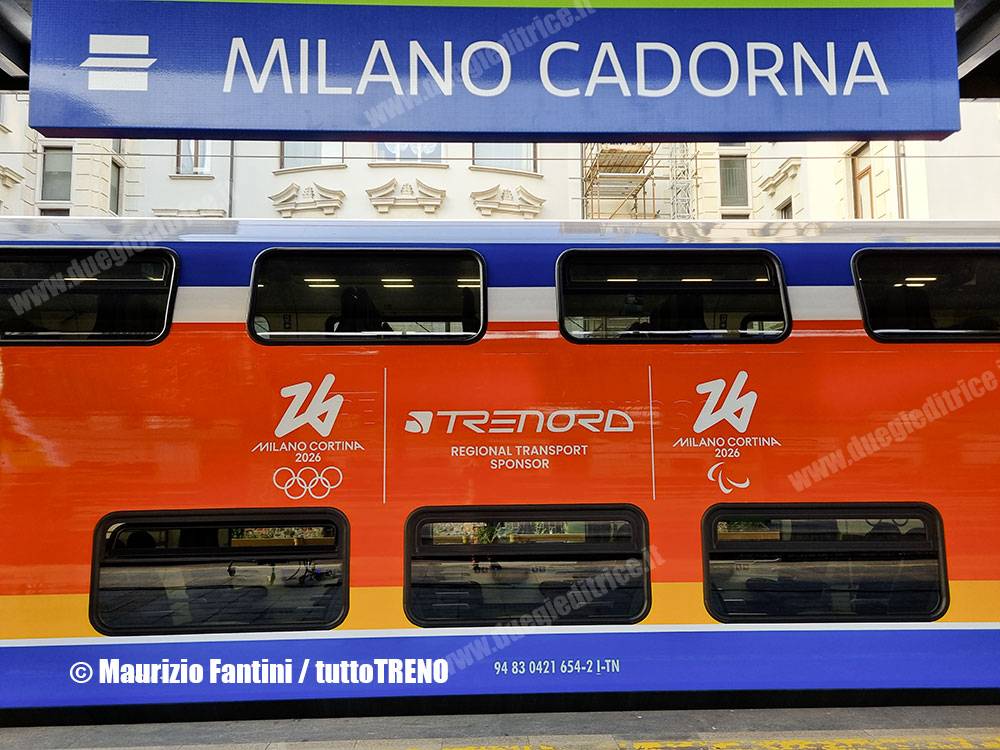 Trenord-ETR421_054-Aeroportuale-livreaOlimpiadiMilanoCortina2026-MilanoCadorna-Milano-2025-10-11-FantiniMaurizio_1000103814_blog_tuttotreno_it