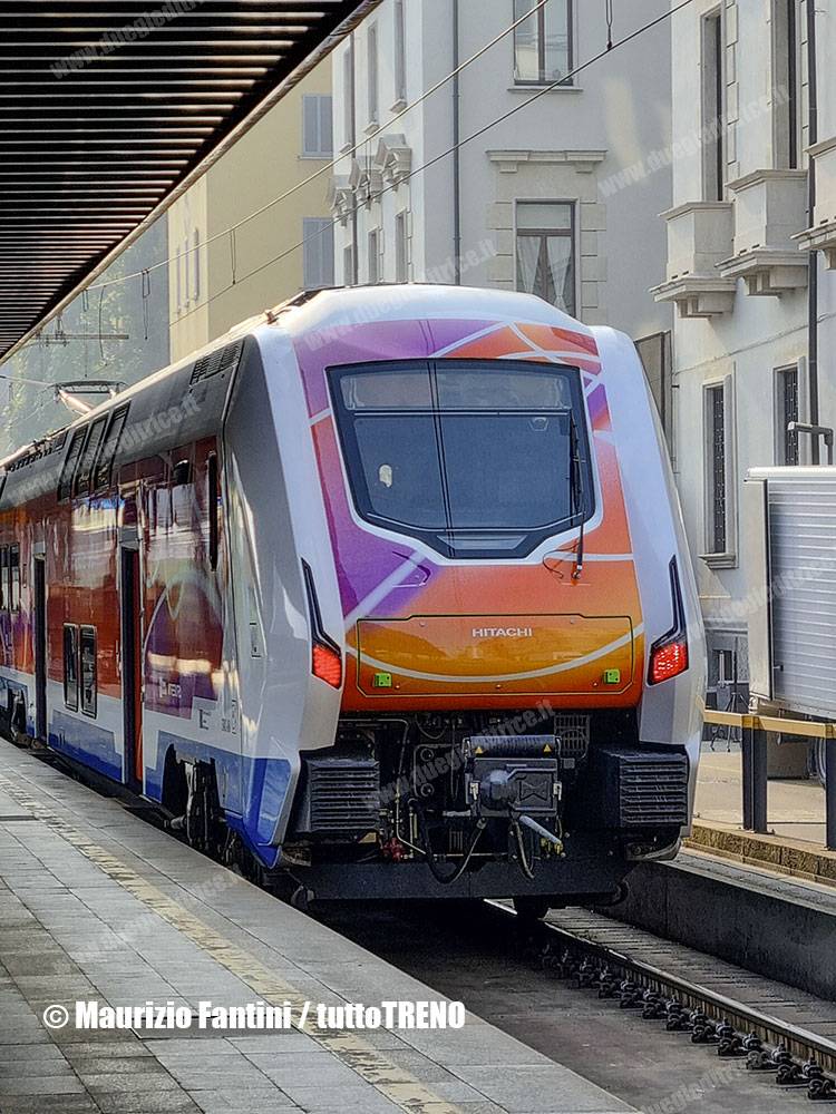 Trenord-ETR421_054-Aeroportuale-livreaOlimpiadiMilanoCortina2026-MilanoCadorna-Milano-2025-10-11-FantiniMaurizio_1000103838_blog_tuttotreno_it