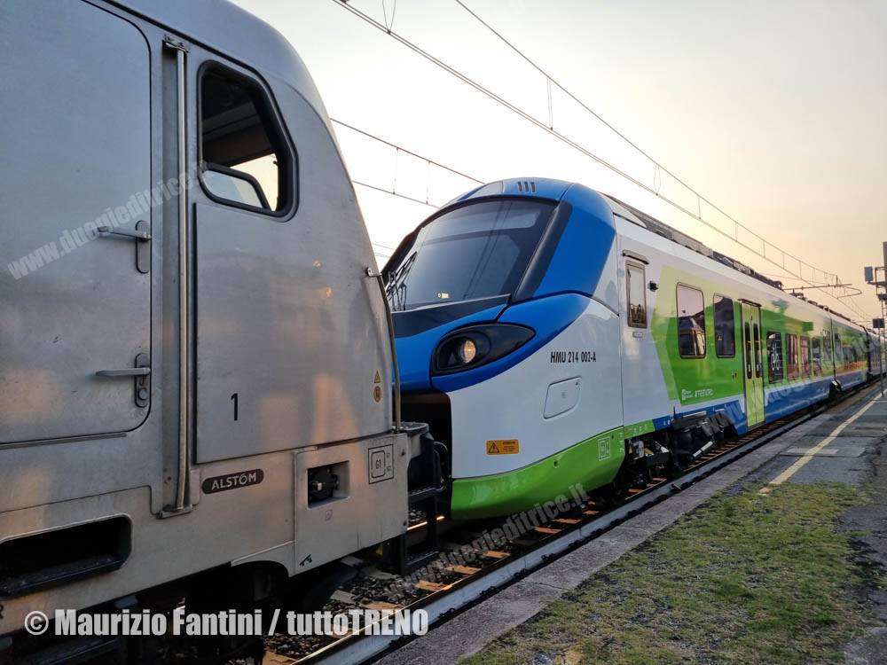 Trenord-HMU214_002-arrivo_primo_treno-RovatoRFI-Rovato-2025-10-1