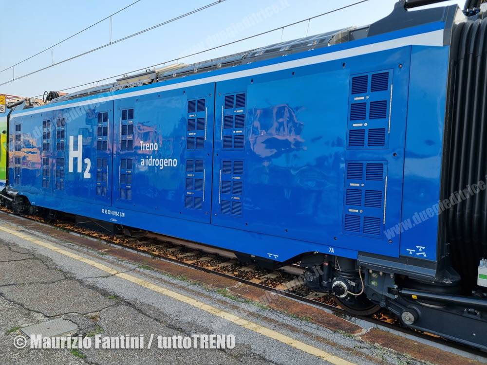Trenord-HMU214_002-arrivo_primo_treno-RovatoRFI-Rovato-2025-10-1