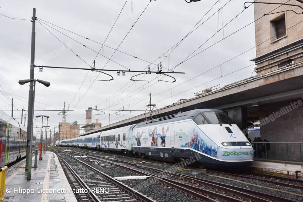 TI-E414_154+E414_155-Livrea_Zootropolis_e_Disney-RomaTermini-Roma-2025-11-25-CicconettiFilippo_DSC_3953-blog_tuttotreno_it_