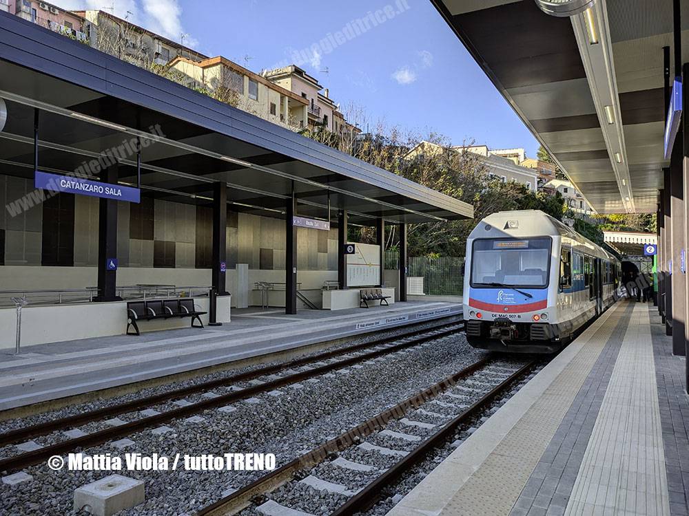 FC-DEM4C_507-treno_senza-numerazione_CatanzaroCittà_CatanzaroLido-Linea_A_della_Metropolitana_di_Catanzaro-CatanzaroSala-2025-12-31-ViolaMattia_blog_tuttotreno_it