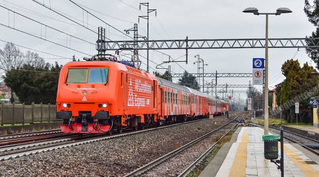 TTI: un treno in livrea arancio per la Nike