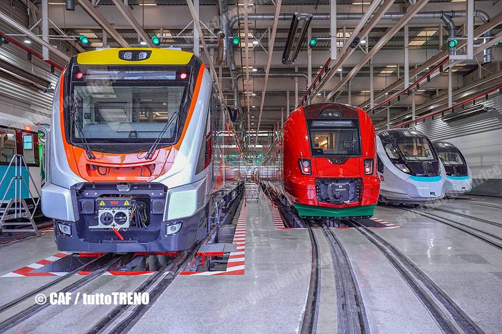 CAF-Treni_in_attesa_corsa-CAF-prova_blog_tuttotreno_it