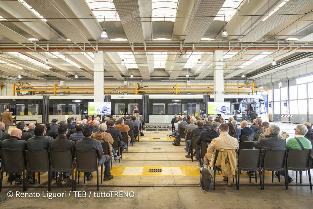 TEB_presentazione primo tram_Linea T2 Bergamo-Villa d_Alme (19)-blog_tuttotreno_it_