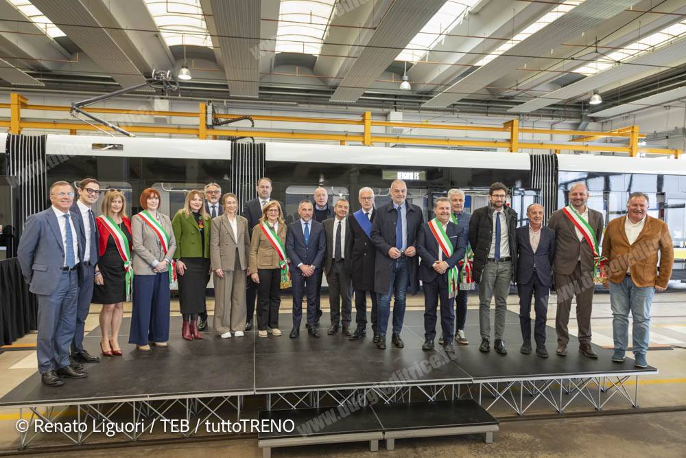 TEB_presentazione primo tram_Linea T2 Bergamo-Villa d_Alme (22)-blog_tuttotreno_it_