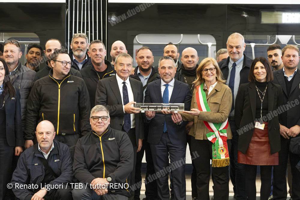 TEB_presentazione primo tram_Linea T2 Bergamo-Villa d_Alme (23)-blog_tuttotreno_it_