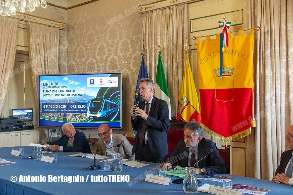 EAV-LINEA10-LOTTO2-IMPIANTI-stipulaContratto-ComunediNapoli-2026-05-04-BertagninAntonio-25_blog_tuttotreno_it