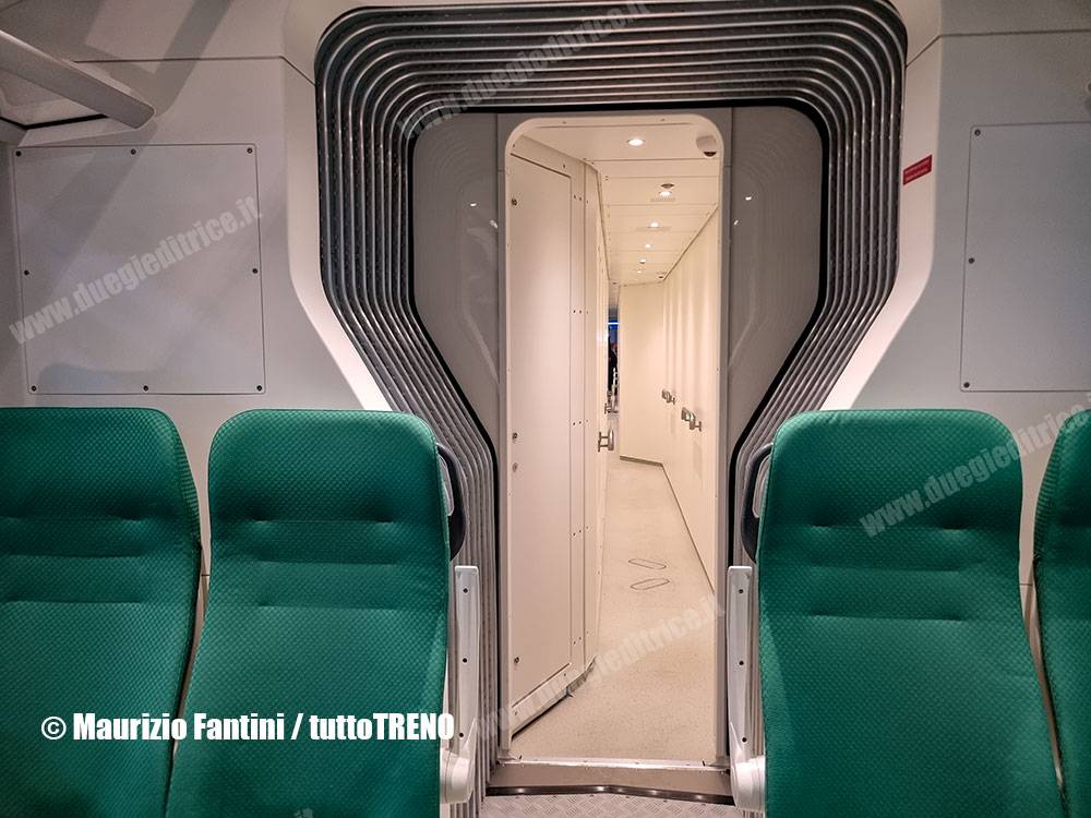ARST-SRHe113_001-treno_a_idrogeno_presentazione_centro_messa_a_punto_Stadler-Erlen-2026-06-19-FantiniMaurizio_blog_tuttotreno_it_1000136768