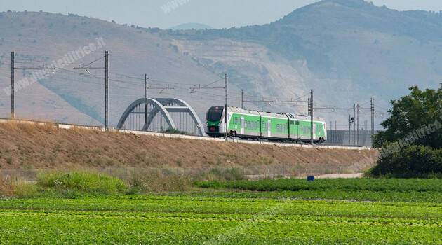 EAV: I treni regionali EAV fermano ad Afragola Alta velocità