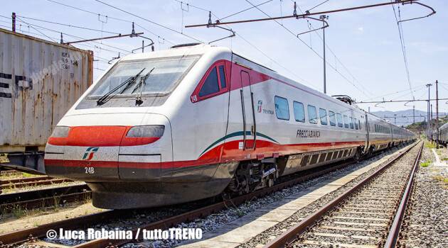 Iniziano le demolizioni degli ETR 460/463