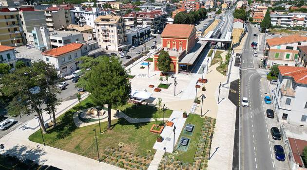 Teramo, completati gli interventi al piazzale della stazione