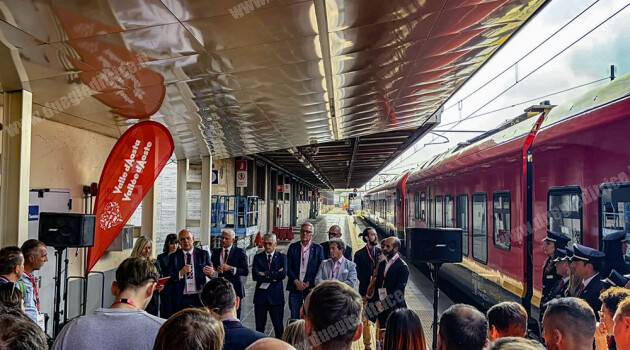 Regione Val d’Aosta, Stadler e Trenitalia presentano il nuovo ETR 814